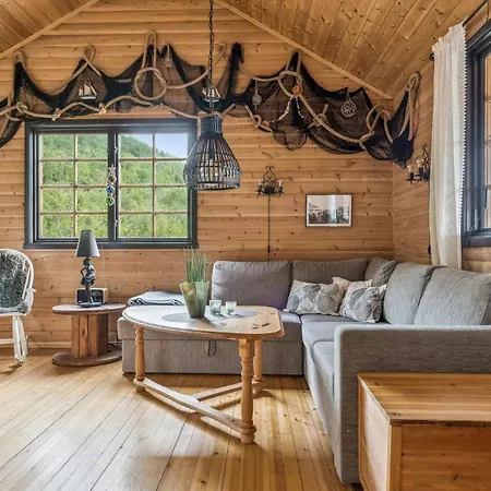 Holiday home By The In Stonglandsodden *